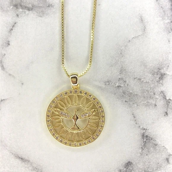 💕14K Gold Pendant Necklace with Peace Dove Design - Picture 6 of 6